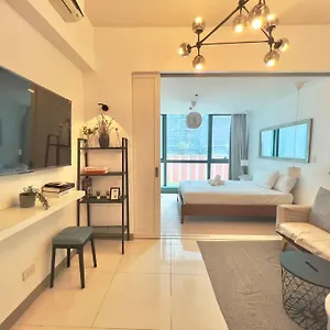 One Uptown Residences Bgc Aparthotel